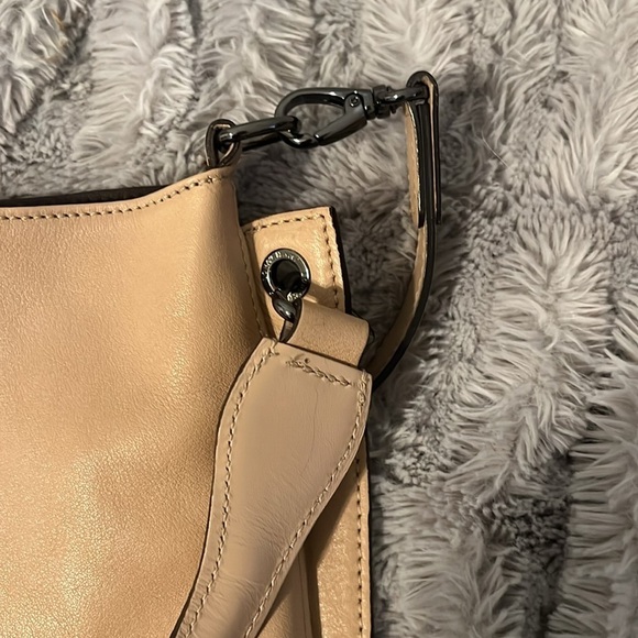 Longchamp classic leather cross body 3D bag in light beige - Picture 9 of 16